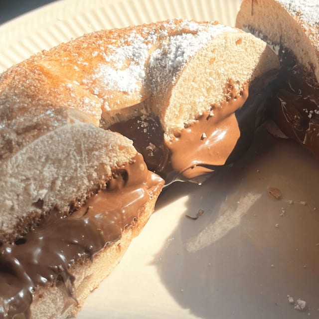 Mini bagel with Nutella.